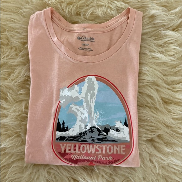 Columbia ‘Yellowstone National Park’ Graphic Light Pink Crew Tee Top - Picture 6 of 6